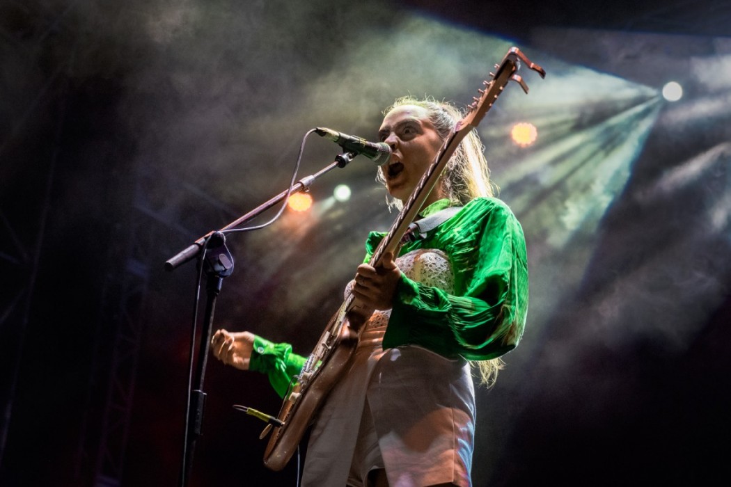 HINDS: Concierto de Hinds en el Fest Ciutat 2019 - Luis Sergio Carrera, fotógrafo freelance Mallorca