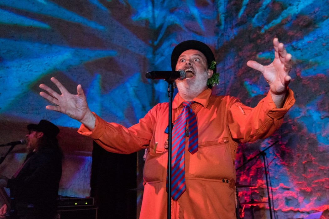 LOS TOREROS MUERTOS: Concierto de los Toreros Muertos en Sa Cova de S´Embat 2020, con Pablo Carbonell. - Luis Sergio Carrera, fotógrafo freelance Mallorca