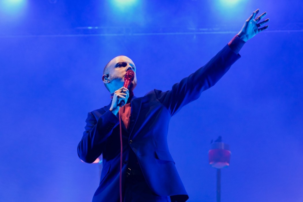 TWO DOOR CINEMA CLUB: Two Door Cinema Club en el Mallorca Live Festival 2019 - Luis Sergio Carrera, fotógrafo freelance Mallorca
