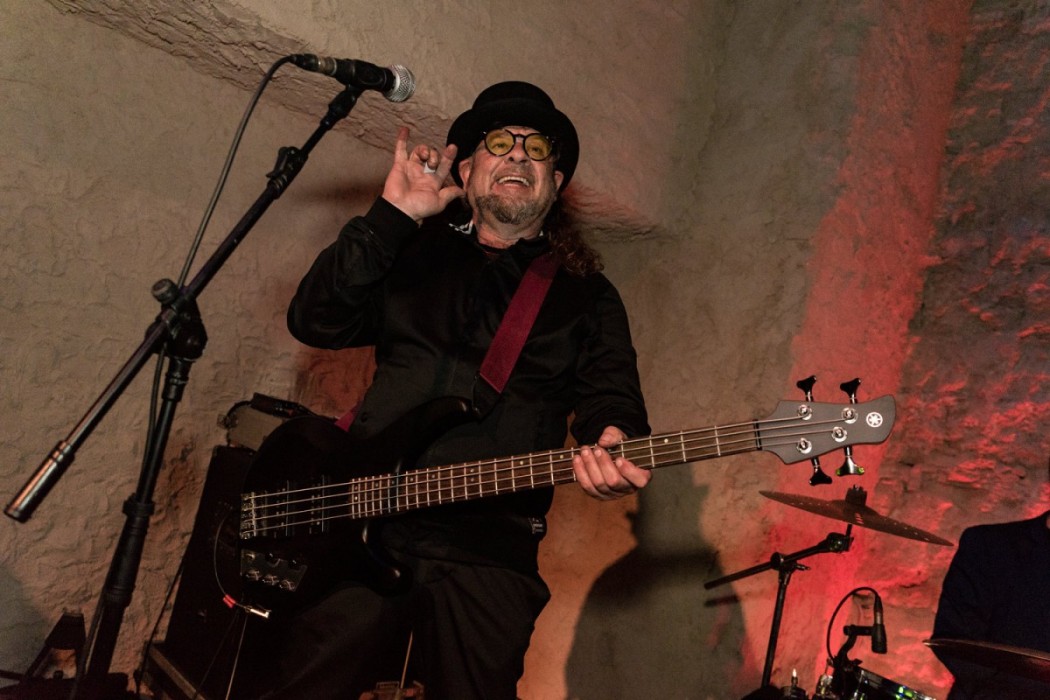 LOS TOREROS MUERTOS: Concierto de los Toreros Muertos en Sa Cova de S´Embat 2020, con Pablo Carbonell. - Luis Sergio Carrera, fotógrafo freelance Mallorca