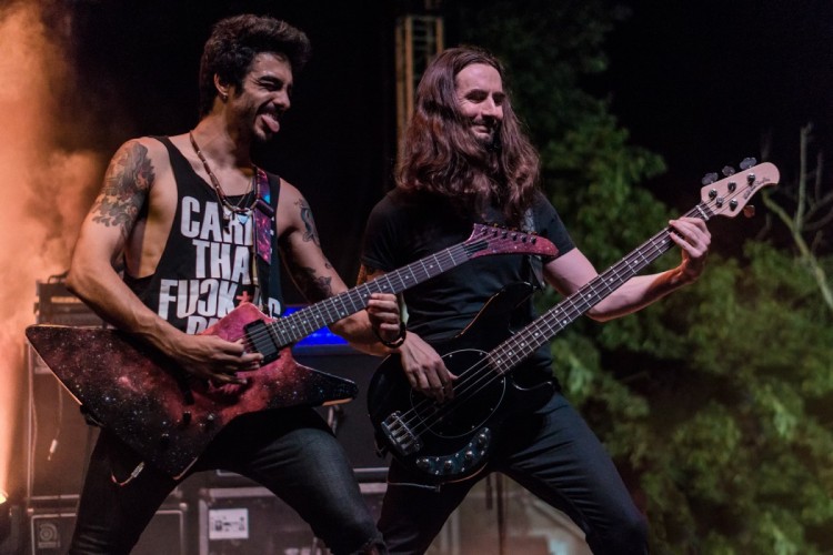 Fotos de Mala Hierba: Fotografías del concierto de Mala Hierba como teloneros de Sôber en las fiestas de Marratxi - Luis Sergio Carrera, fotógrafo freelance Mallorca