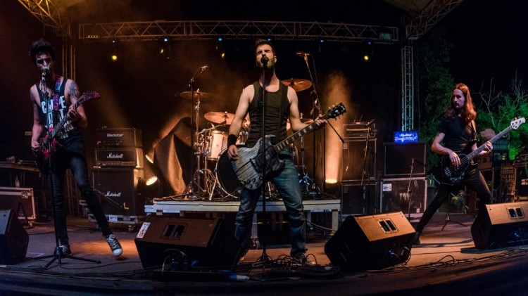 Fotos de Mala Hierba: Fotografías del concierto de Mala Hierba como teloneros de Sôber en las fiestas de Marratxi - Luis Sergio Carrera, fotógrafo freelance Mallorca