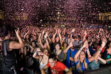 Fotógrafo freelance de eventos en Mallorca. Conciertos, actuaciones y representaciones en vivo para grupos de música y fotografía de bandas musicales, conciertos y espectáculos en Mallorca. - Luis Sergio Carrera, fotógrafo freelance Mallorca